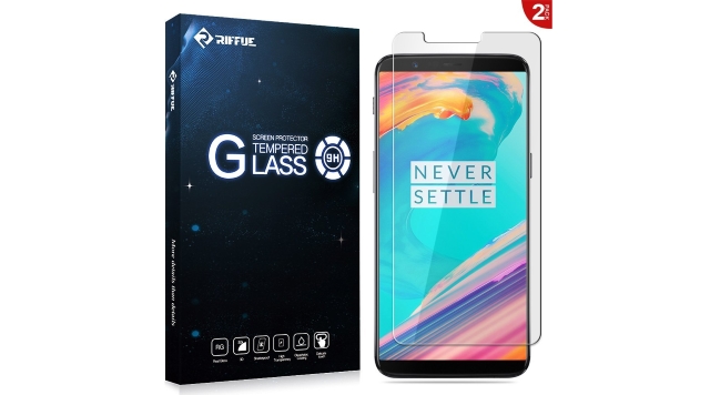 Does the oneplus 5t come with a screen protector Does the oneplus 5t come with a screen protector